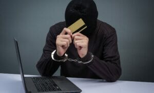 Arnaques au virement : comment se protéger des escrocs et sécuriser ses transactions ?