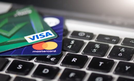 Préparez-vous à payer plus : Mastercard et Visa augmenteront leurs tarifs à partir des dates