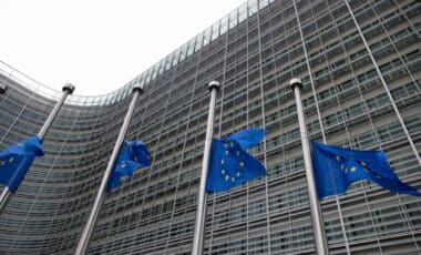 Déficit Budgétaire La France Invitée Par La Commission Européenne à Revoir Ses Dépenses Excessives