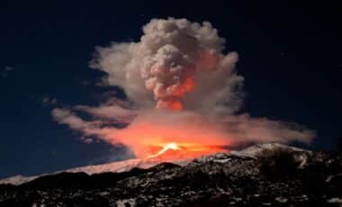 Le plus grand volcan actif d’Europe est entré en éruption : quelles conséquences sur le continent ?