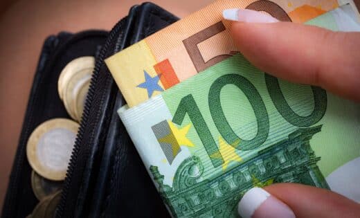 Fortuneo : la banque en ligne offre une prime spéciale 150 euros pour Noël, voici comment l'obtenir
